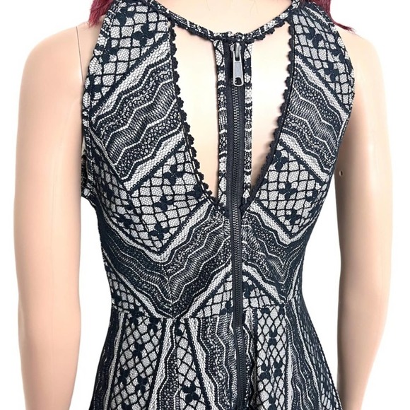 Free People Womens Miss Connections Lace Dress size 2 Black Nude Crochet NWOT - Picture 5 of 9